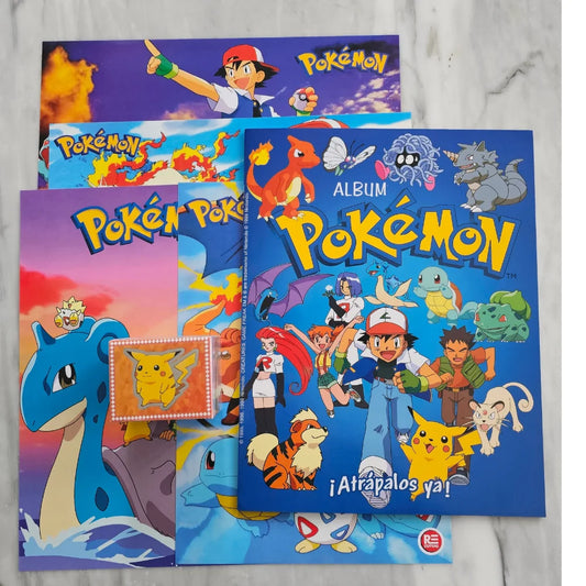 ÁLBUM POKÉMON CLÁSICO (TAPA AZUL) – COMPLETO + 4 PÓSTER DE REGALO